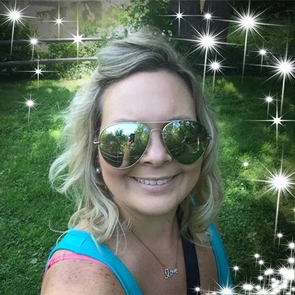 Meet your Posher, Tamara - Picture 1 of 1